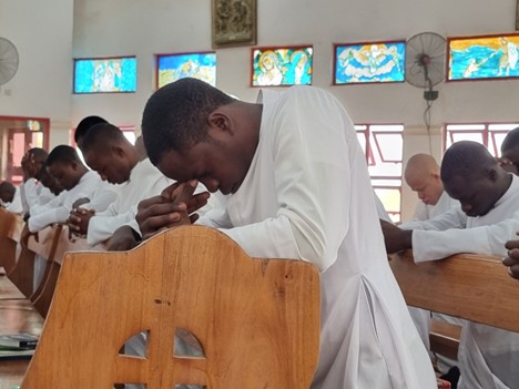 14 Grands Séminaristes en formation sacerdotale expulsés en bloc pour un même motif